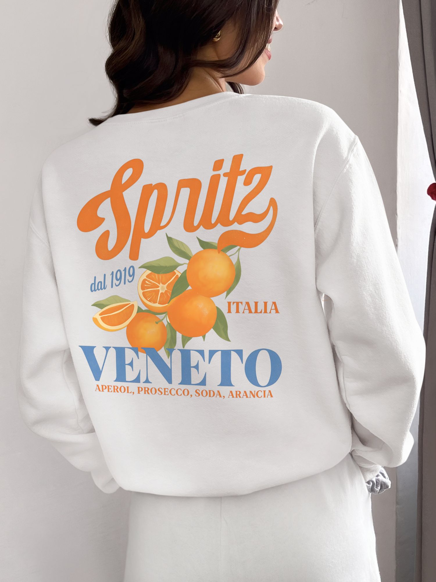 Spritz Veneto Italia Crewneck – Vintage Aperol Spritz Sweatshirt, Retro Italy Travel Gift, Citrus Graphic Pullover — front view