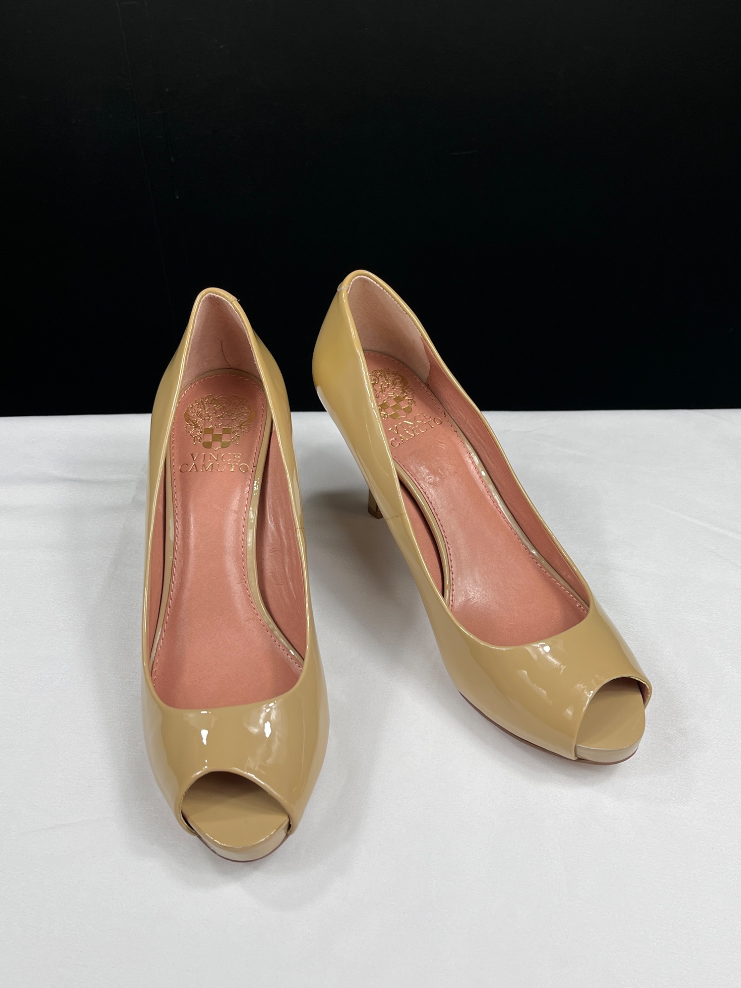 Womens Beige Patent Leather Peep Toe Heels .5