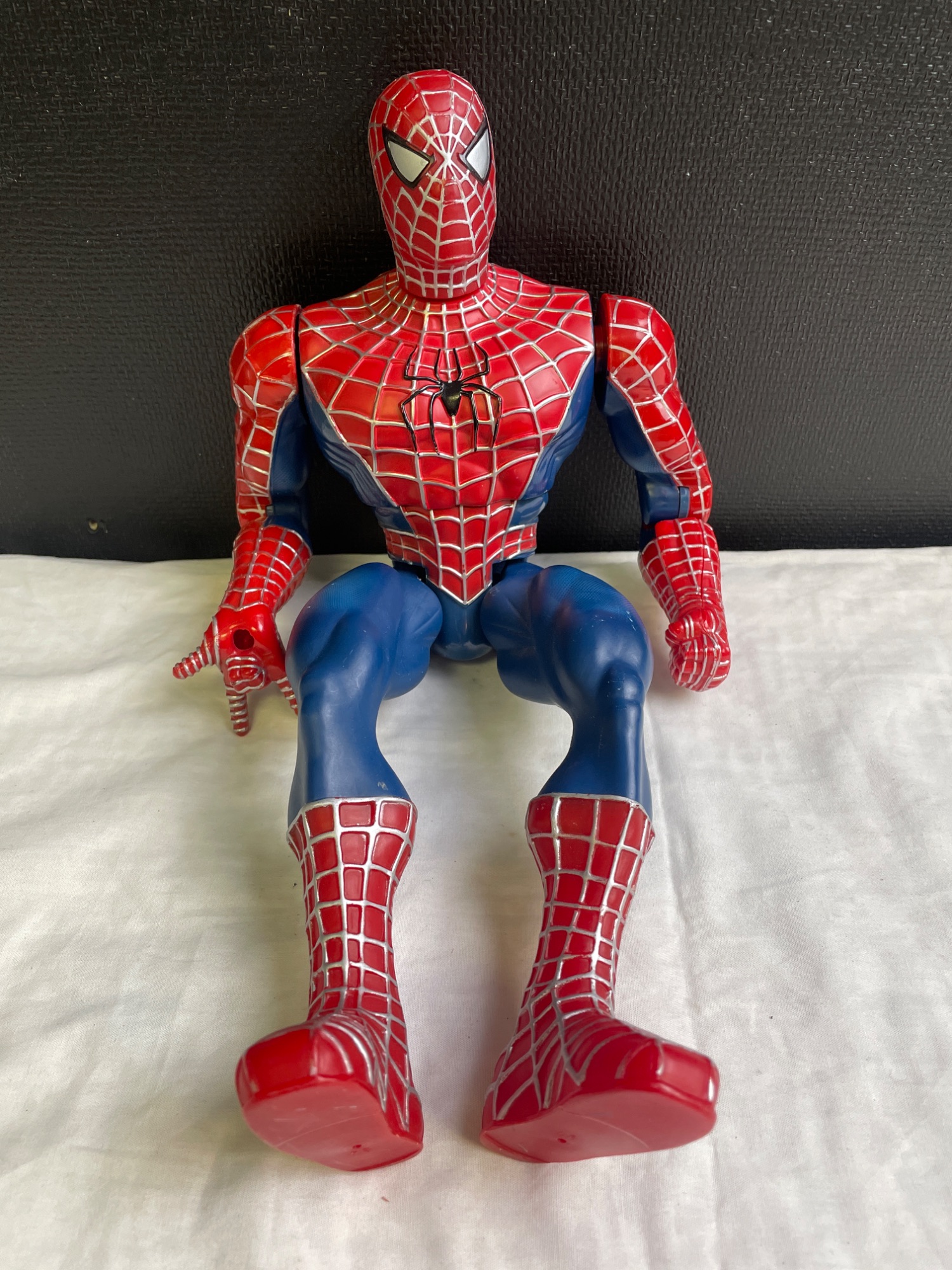 Spiderman 2002 13" Punching Kicking