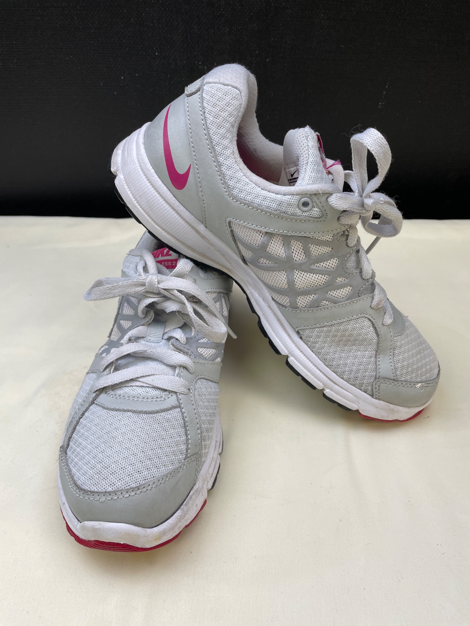 Relentless 2 Women's Gray/Pink Running Sneakers/Shoes